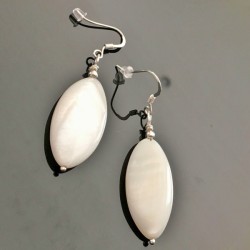 Boucles d'oreilles gouttes en nacre naturelle et argent 925/000